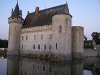 Chateau at Sully ser Loire.jpg