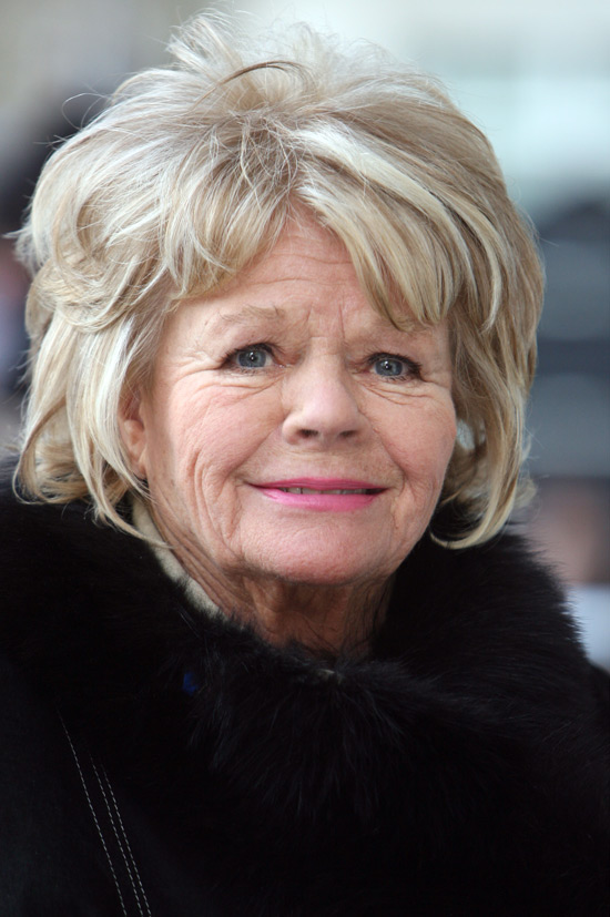 550w_ds_icon_judith_chalmers_01.jpg