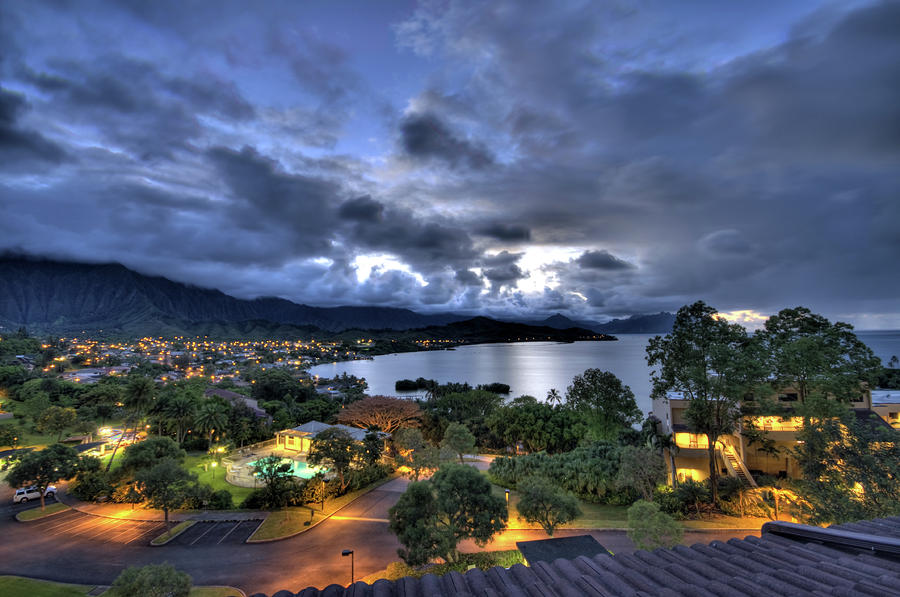 kaneohe-bay-night-hdr-dan-mcmanus.jpg