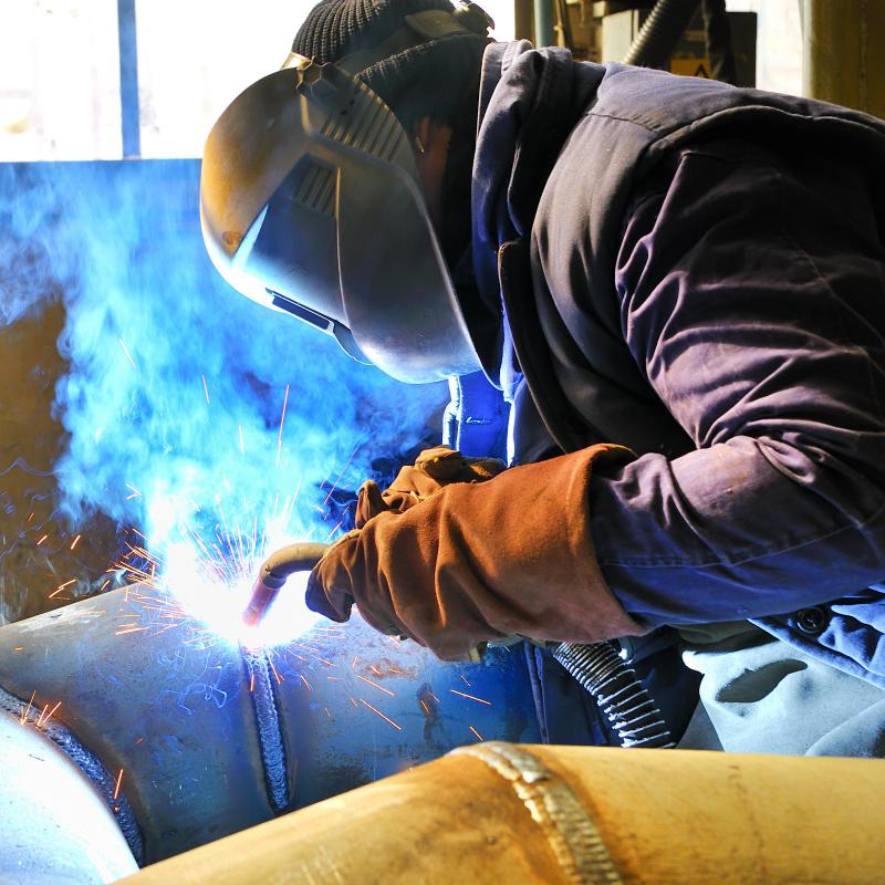 mig-welding-a-large-pipe.jpg