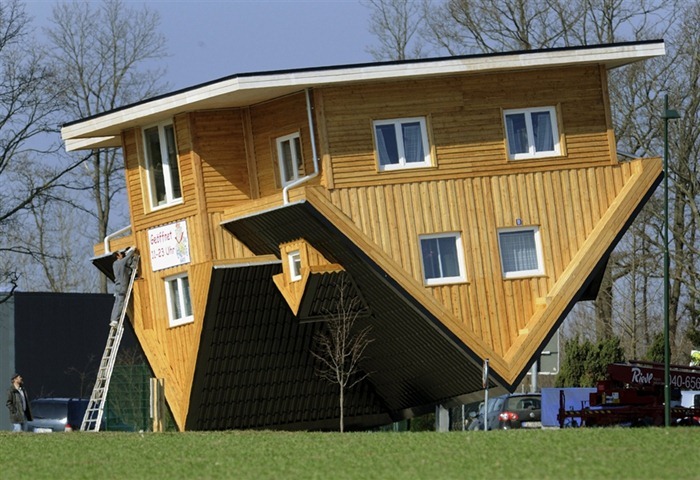 upside-down-house3%5B2%5D.jpg
