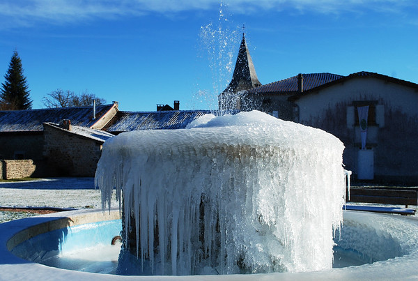 Frozen%20fountain-M.jpg