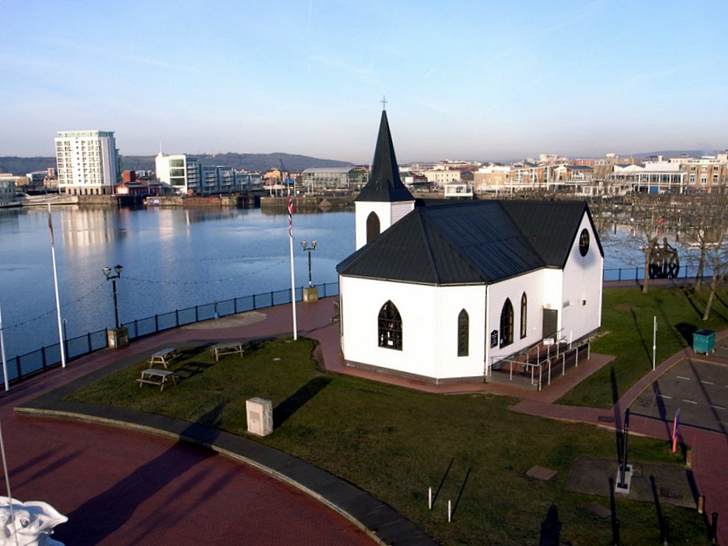 Norwegian_Church,_Cardiff.jpg