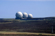 220px-RAF_Fylingdales_golfballs_1989.jpg