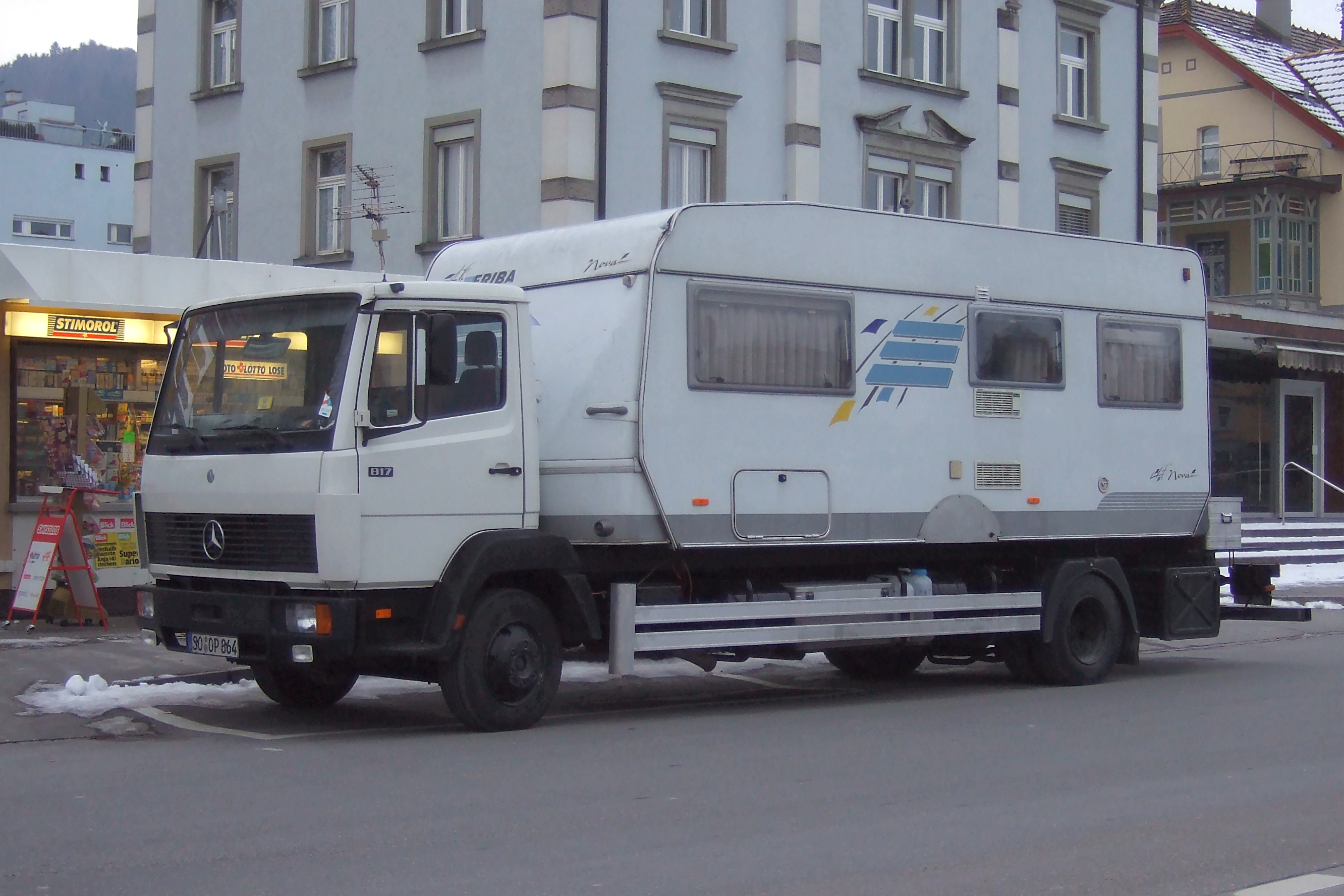Practical_Idea_-_MB_truck_with_caravan.jpg