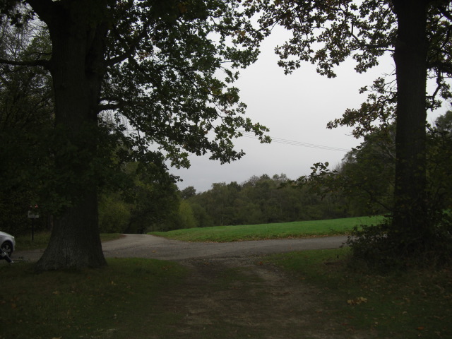 2018-10-17 Horsted Keynes station approach 005.JPG