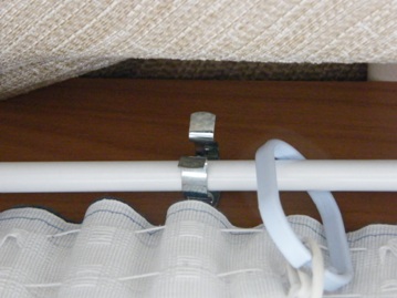 4 - Rear curtains bracket.JPG