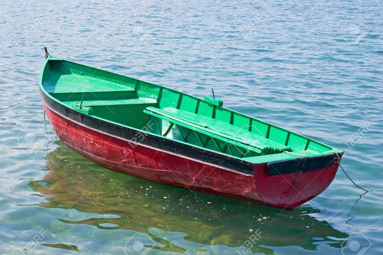 5484016-boat-in-water.jpg