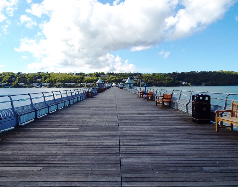 Bangor pier walk - r.JPG