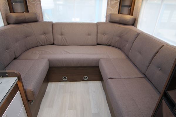 bc281fb5-12df-43d8-9227-3558db1a17e5.jpg