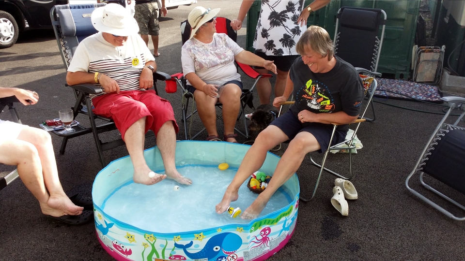 Dawn and friends at Romney play group.jpg