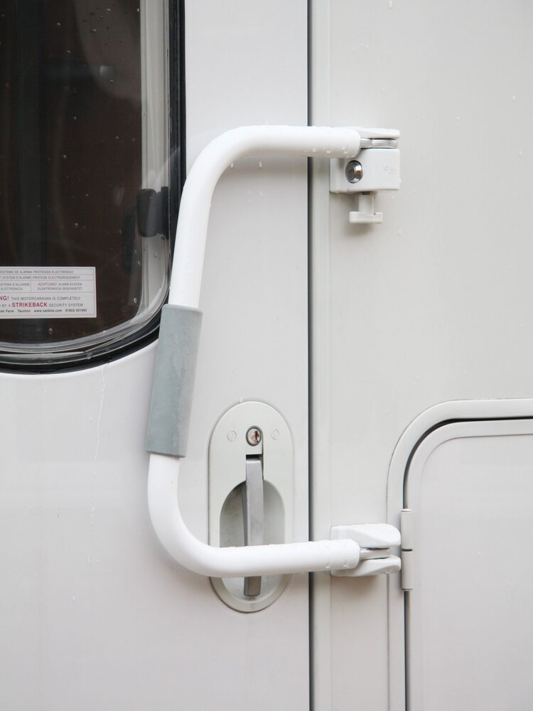 door-handle-lock.jpg