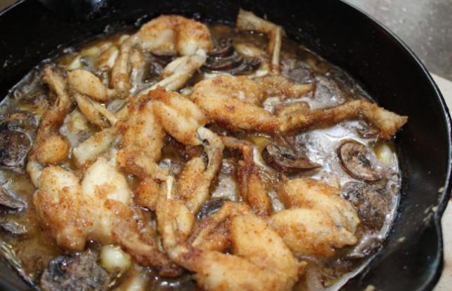 frog-legs-skillet-louisianakitchenculture.jpg