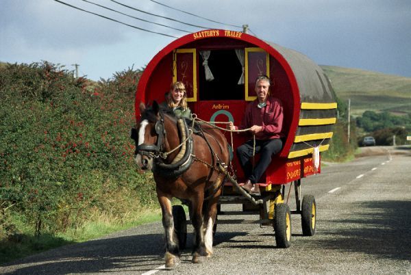 horse-drawn-gypsy-caravan-1186479.jpg