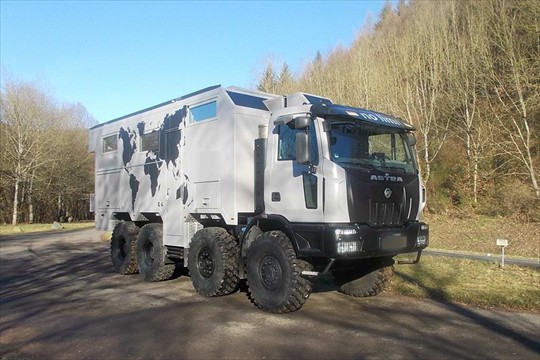 ivecoastra8x6expeditontruck28.jpg