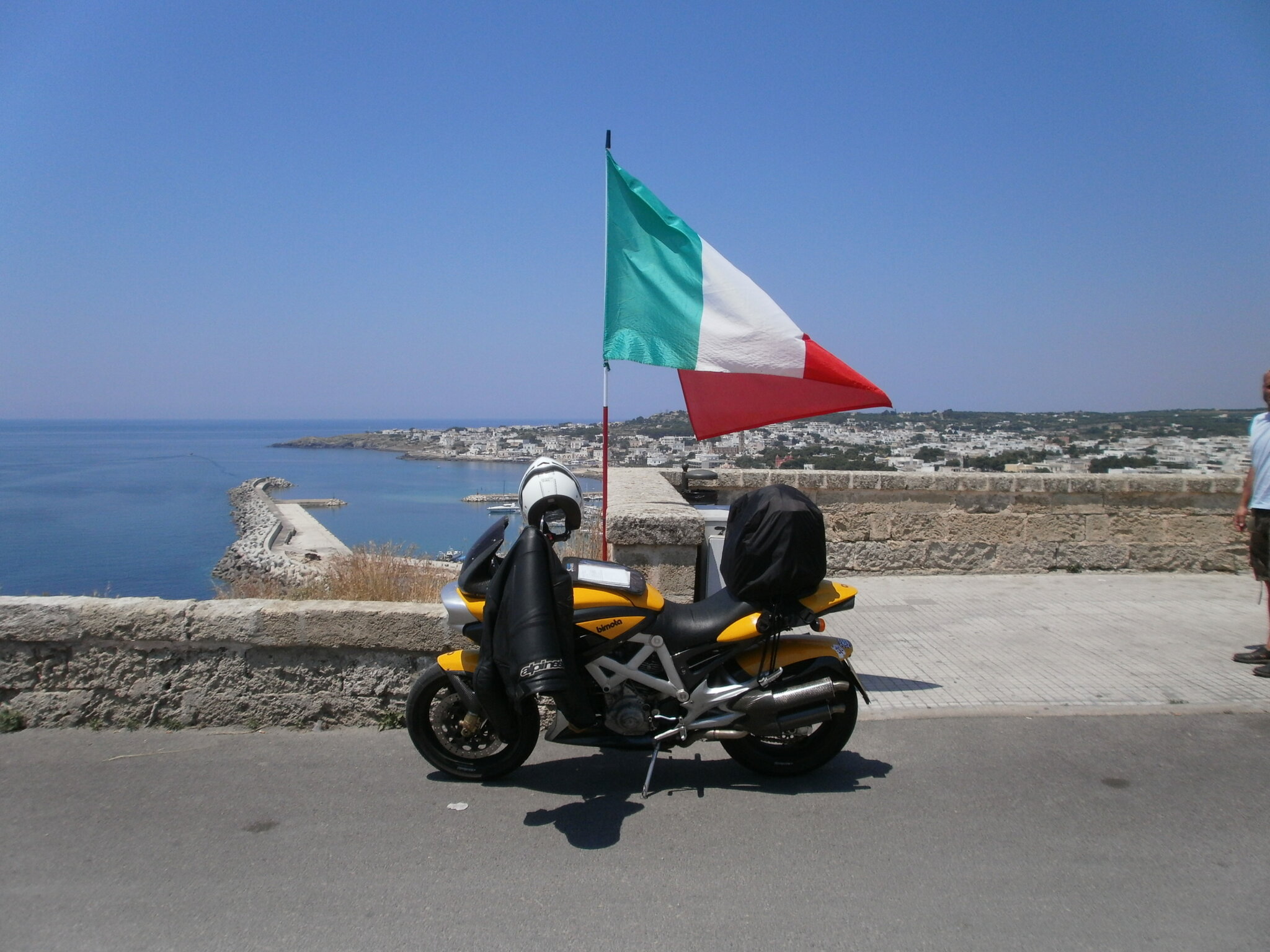 Legging it around Italy - coast part tre 551.JPG