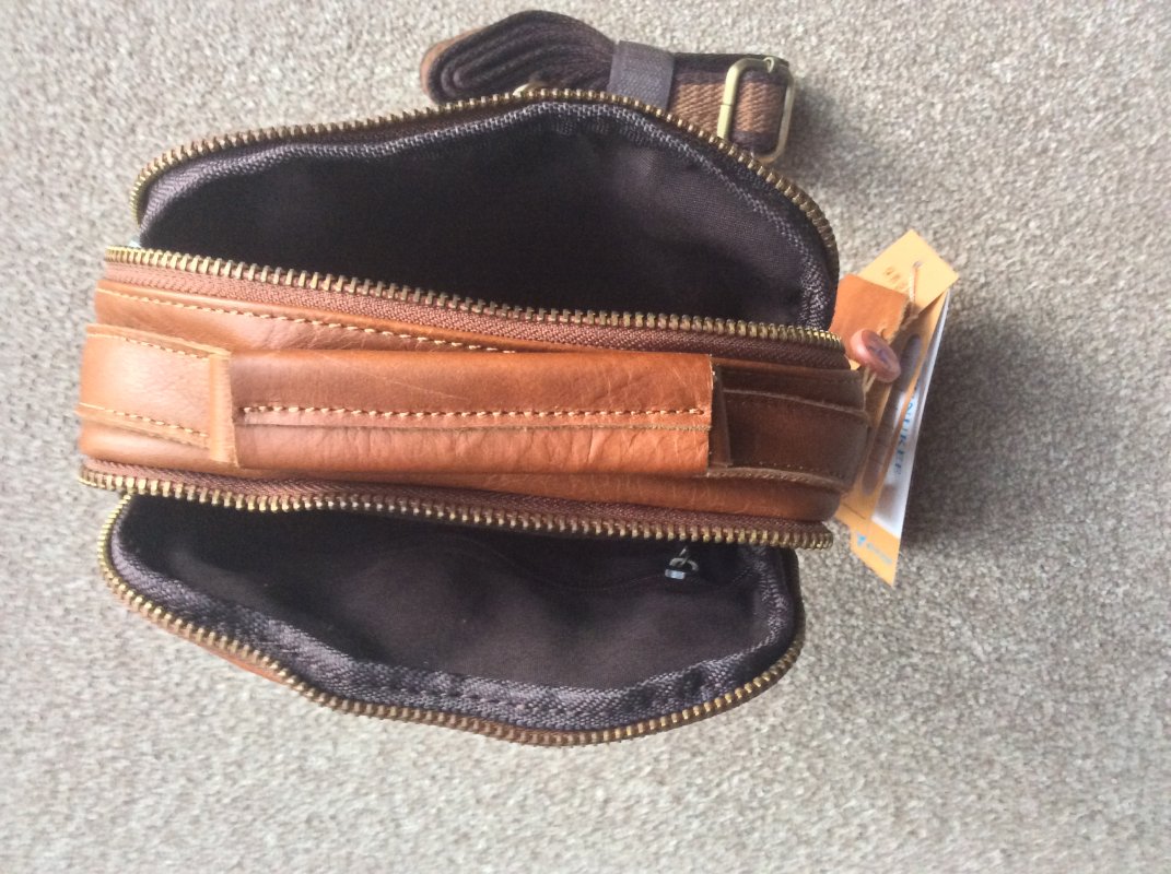 MAN BAG 008.JPG