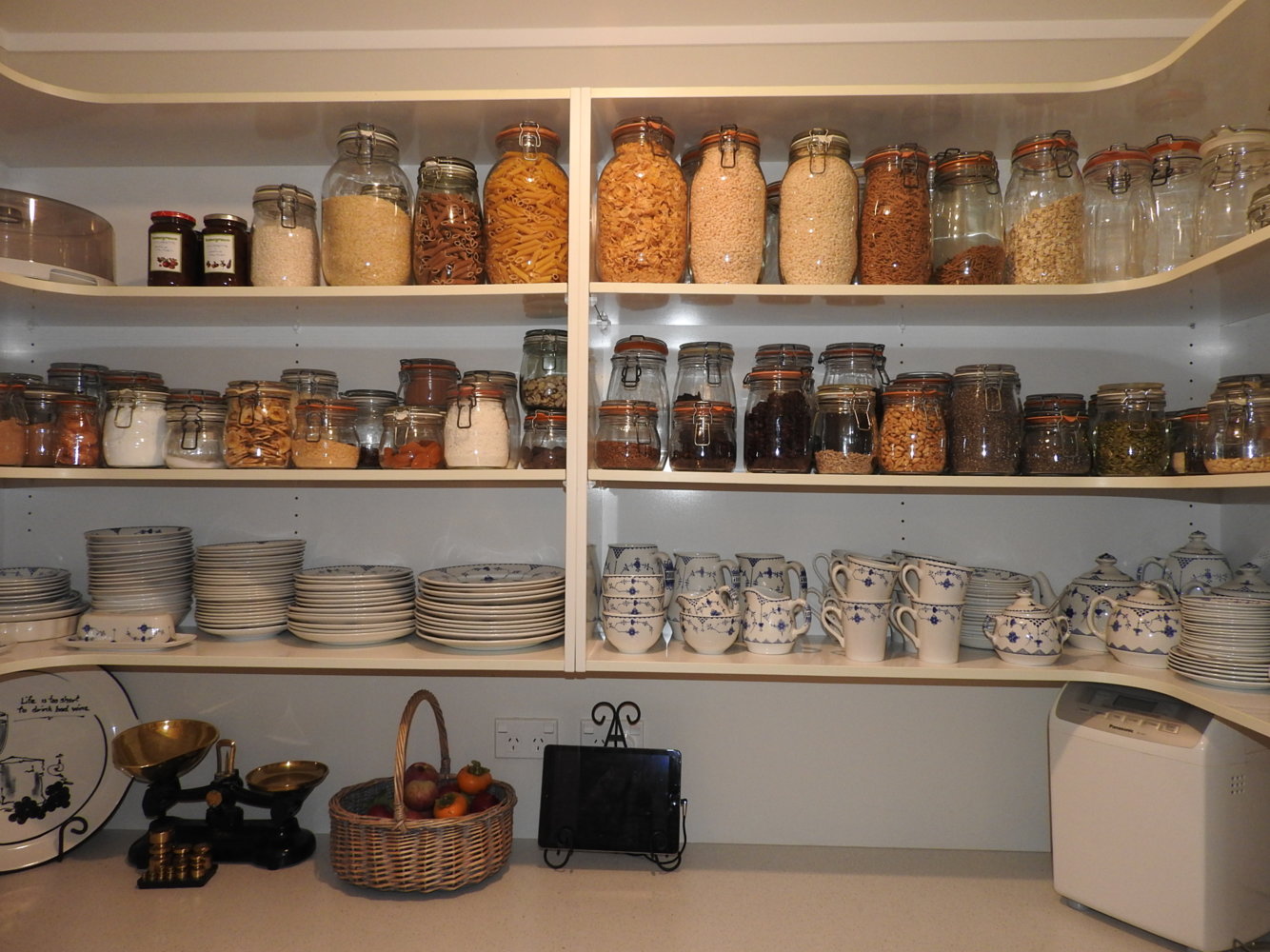 Pantry 1.jpg