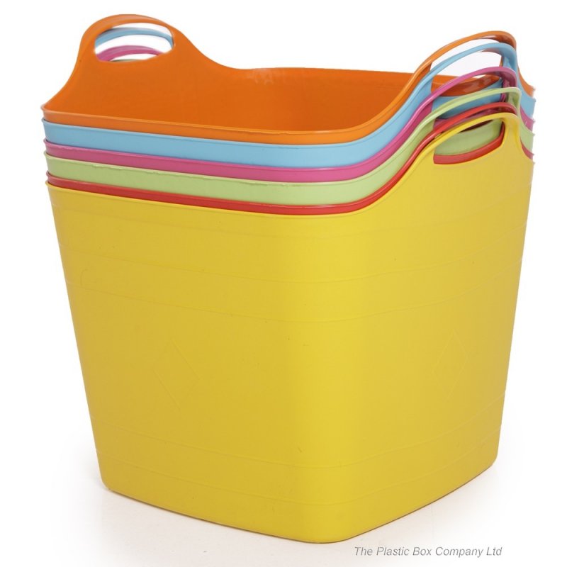 square plastic bucket.jpg