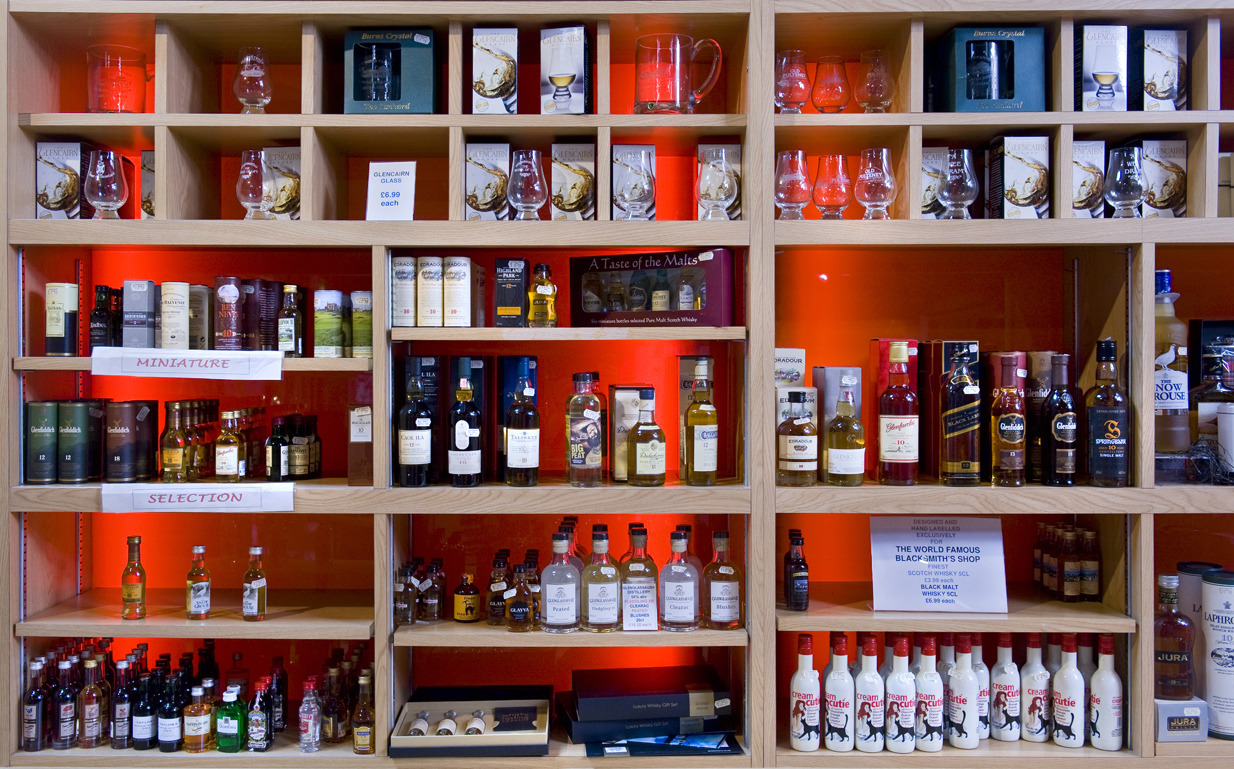 whisky-and-gifts-at-gretna-green.jpg