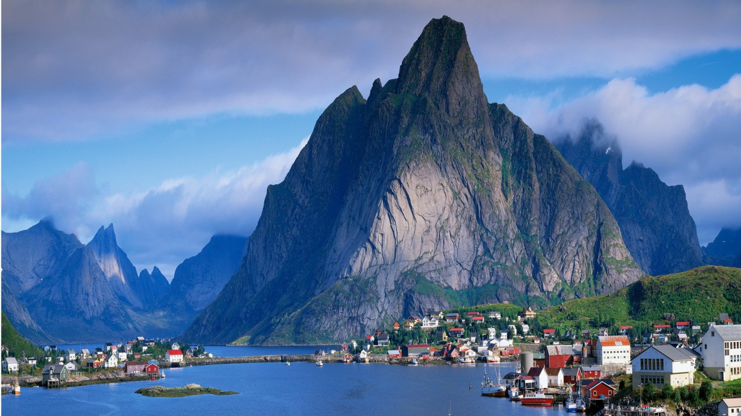 World___Norway_Lofoten_Islands_in_Norway_060147_.jpg