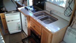 sink oven fridge Hymer..jpg