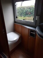 Burstner Argos 747-2 Toilet.jpg