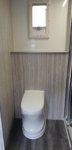 Unimog Toilet 7.jpg