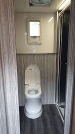 Unimog Toilet 9.jpg