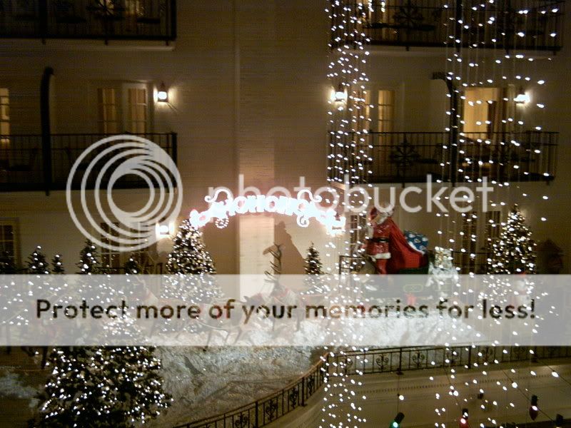 GaylordatNight008.jpg