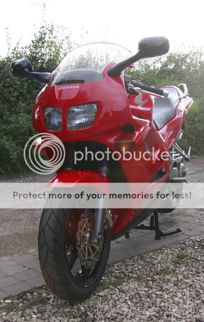 Honda%20VFR750FR.1_zps66a00fa3.jpg