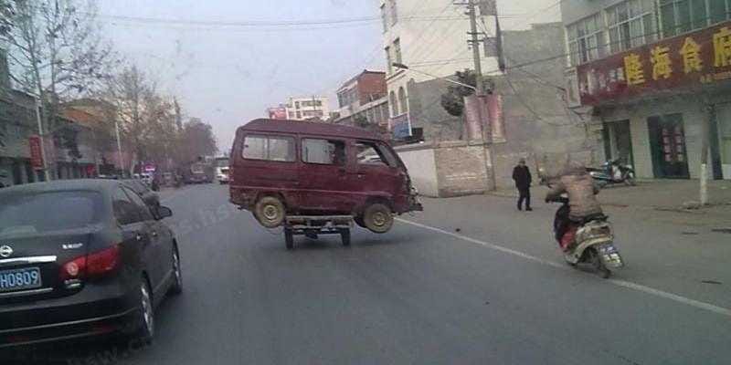 china-trike-hauls-minivan.jpg