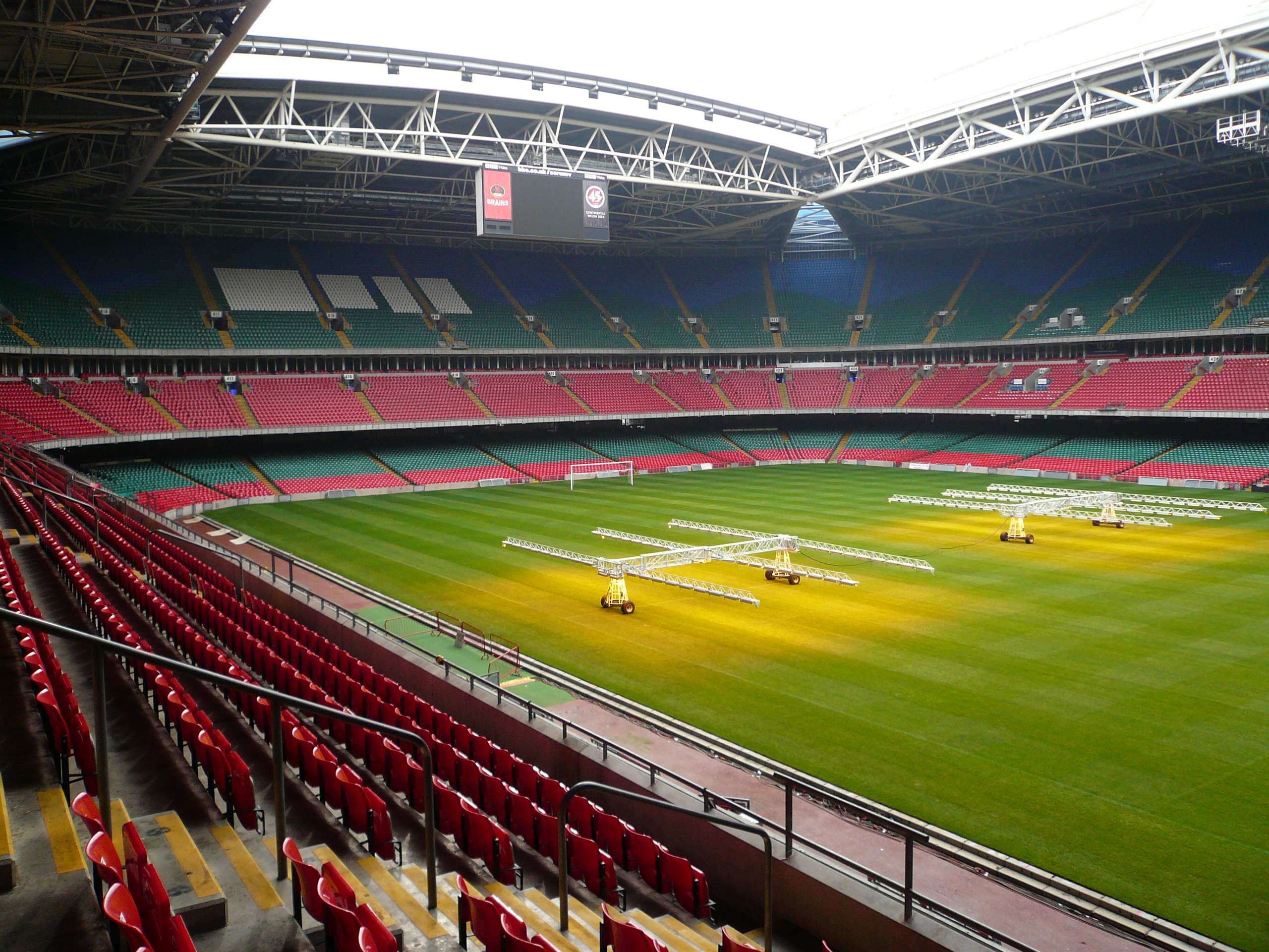 Inside_the_Millennium_Stadium,_Cardiff.jpg