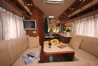 hymer-b534-interior-looking-forward.jpg