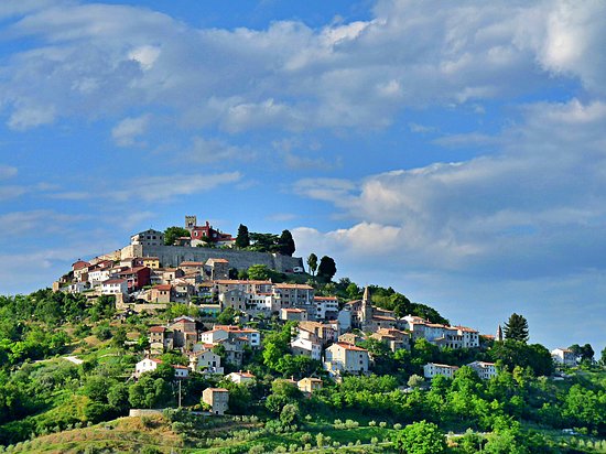 motovun-beautiful-view.jpg